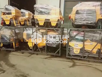 翔工機(jī)械一批小型壓路機(jī)包裝好，成功出口到國(guó)外